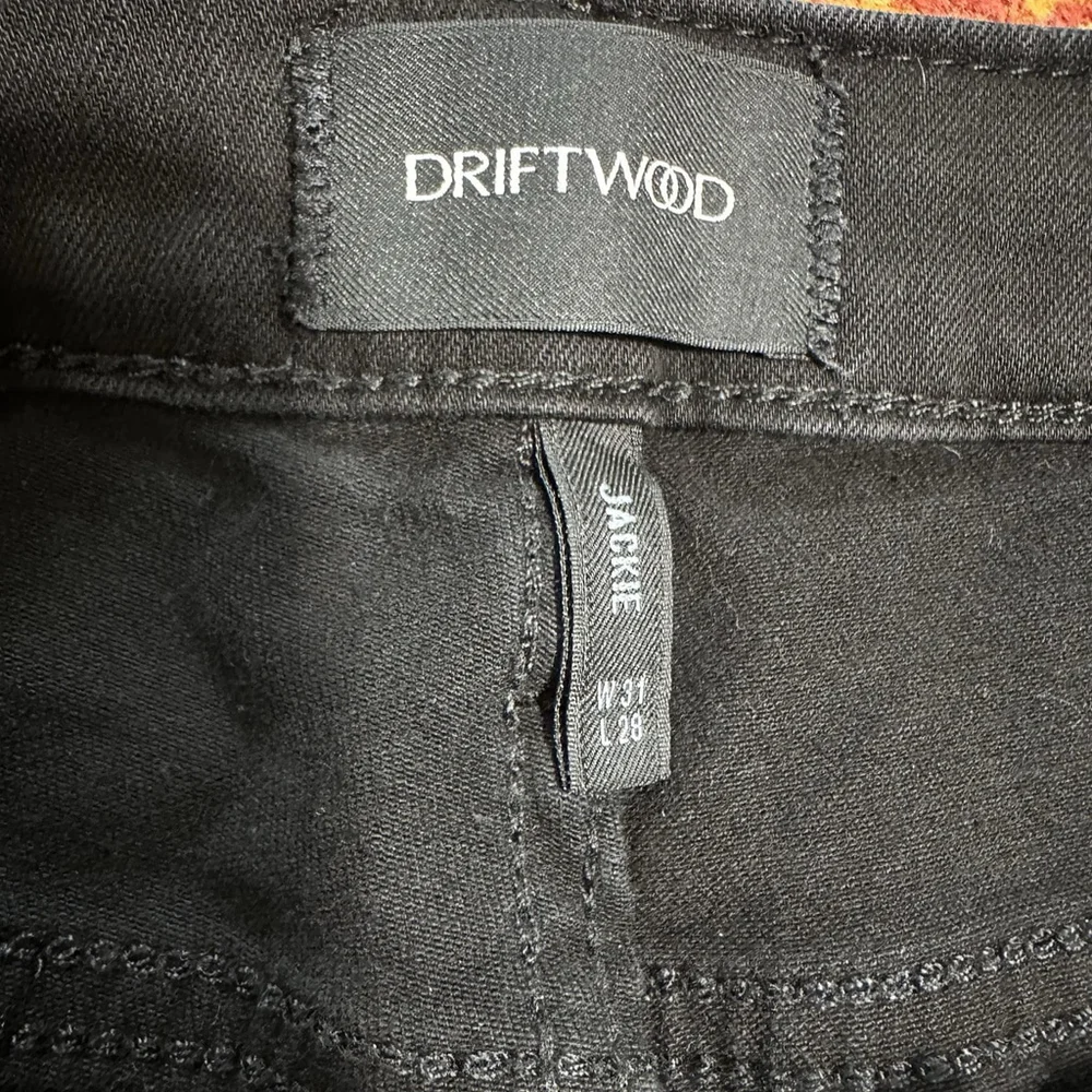 Driftwood Jackie Jeans NWOT Mid Rise Black Floral Embroidered 31x28 Boho Raw Hem